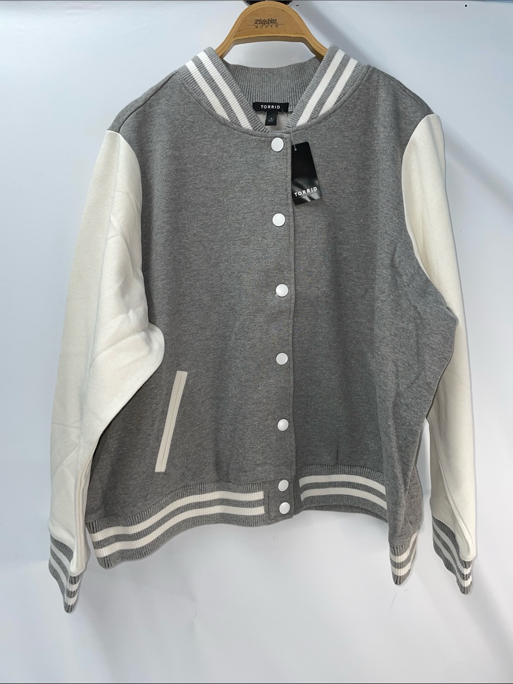 TORRID GRAY AND WHITE FLEECE VARSITY JACKET FTL-05-202